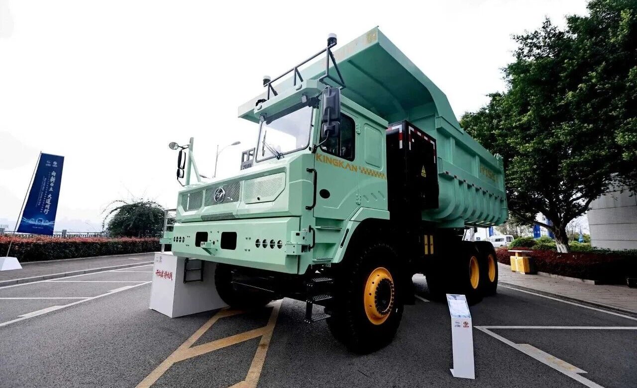 项目简讯丨友道智途联合上汽红岩首批无人矿卡下线